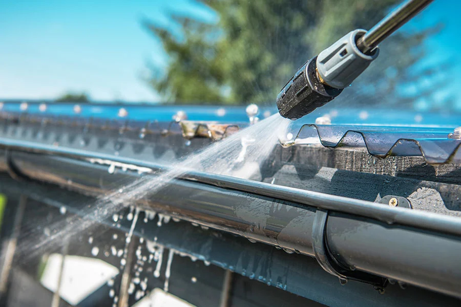 How To Clean A Metal Roof in Marysville, WA