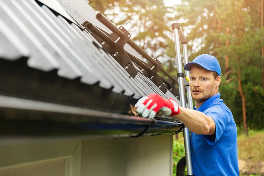 How To Clean Gutters Marysville, WA