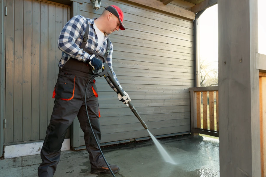 How to Pressure Wash a House in Marysville, WA